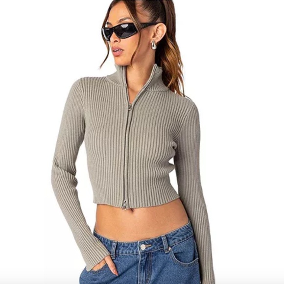 Edikted Cropped Sweater - Size XS/S - NEW With Tags. - Picture 2 of 13